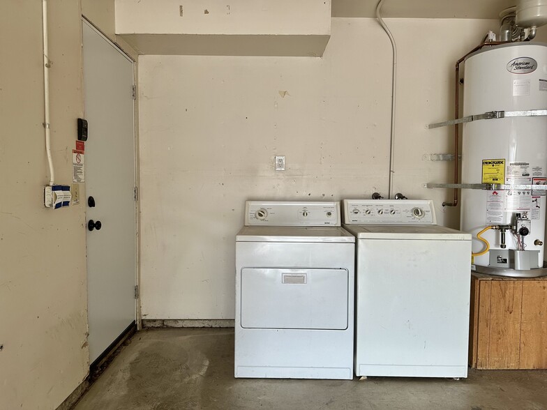 More Photos Of 1805 V St, Sacramento Dormitory For Sale