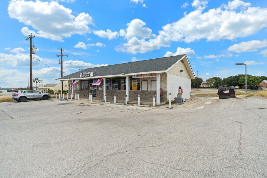 More Photos Of 6325 Bandera Rd, San Antonio Convenience Store For Sale