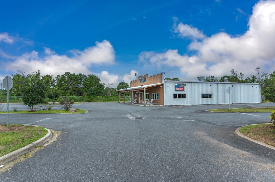 More Photos Of 1296 N Ferdon Blvd, Crestview Restaurant For Sale