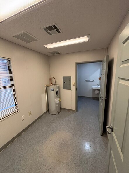 More Photos Of 19300 Valdosta Hwy, Valdosta Distribution For Lease