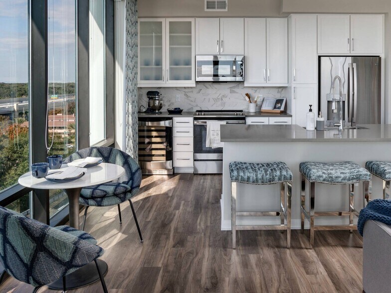 More Photos Of 295 NE Ivanhoe Blvd, Orlando Apartments For Lease