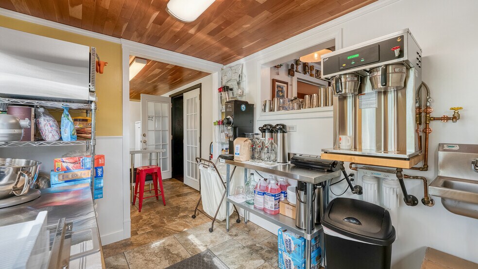 More Photos Of 15895 N State Highway 5, Sunrise Beach General Retail For Sale