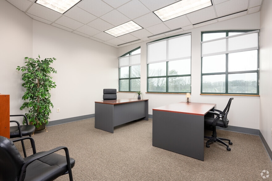 More Photos Of 204 Muirs Chapel Rd, Greensboro Office For Lease