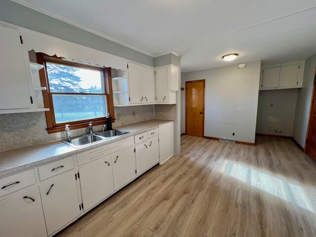 More Photos Of 658 N Broadway, Portland Storefront Retail Office For Sale