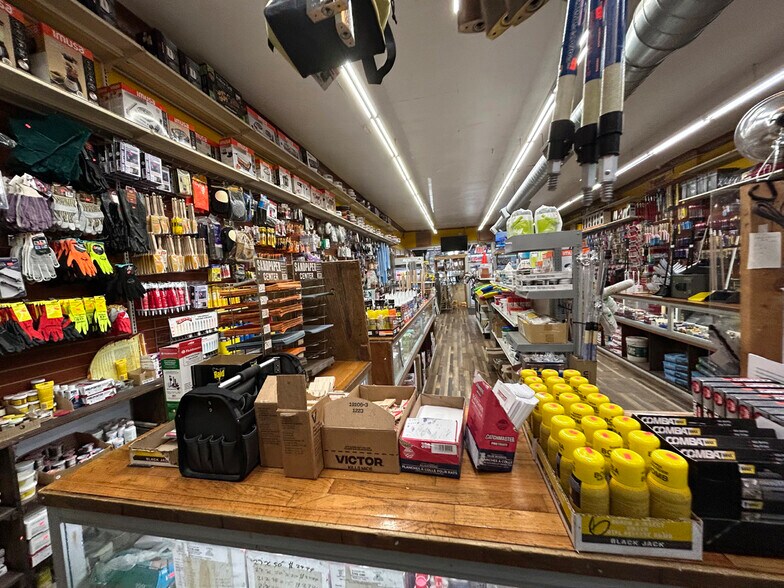 More Photos Of 2030 Jerome Ave, Bronx General Retail For Lease