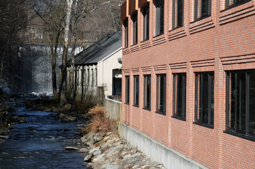 More Photos Of 200 Pemberwick Rd, Greenwich Loft Creative Space For Lease