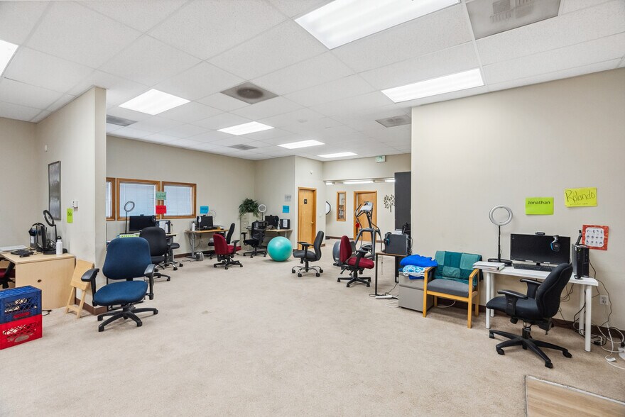 More Photos Of 126 15th St SE, Puyallup Medical For Sale