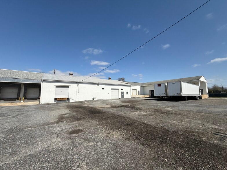 More Photos Of 175 Willow St, Toughkenamon Warehouse For Lease