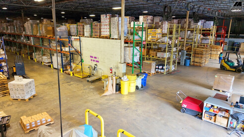More Photos Of 1361-1363 NW 155th Dr, Miami Warehouse For Lease