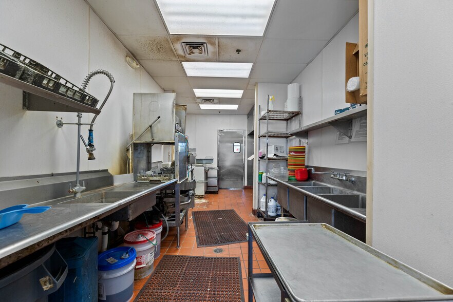 More Photos Of 5701 W Monee Manhattan Rd, Monee Freestanding For Lease