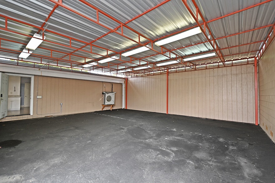 More Photos Of 21135 Mission Blvd, Hayward Auto Repair For Sale