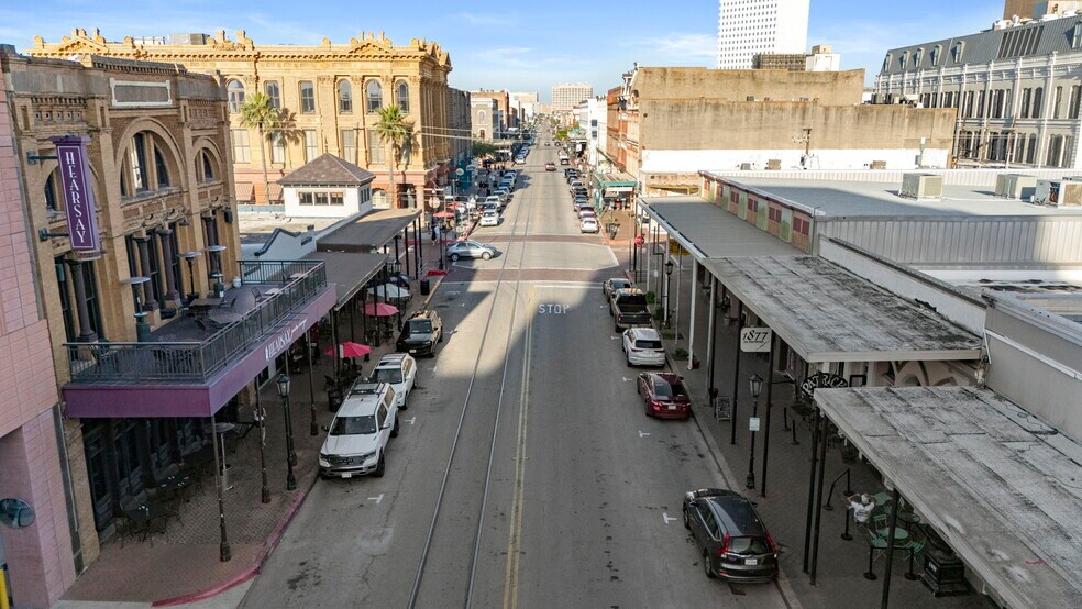 More Photos Of 2411 Strand St, Galveston Storefront For Sale