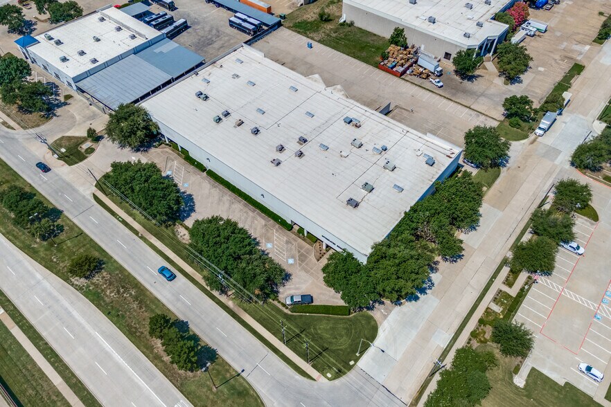 More Photos Of 2853 Dickerson Pky, Carrollton Light Distribution For Lease