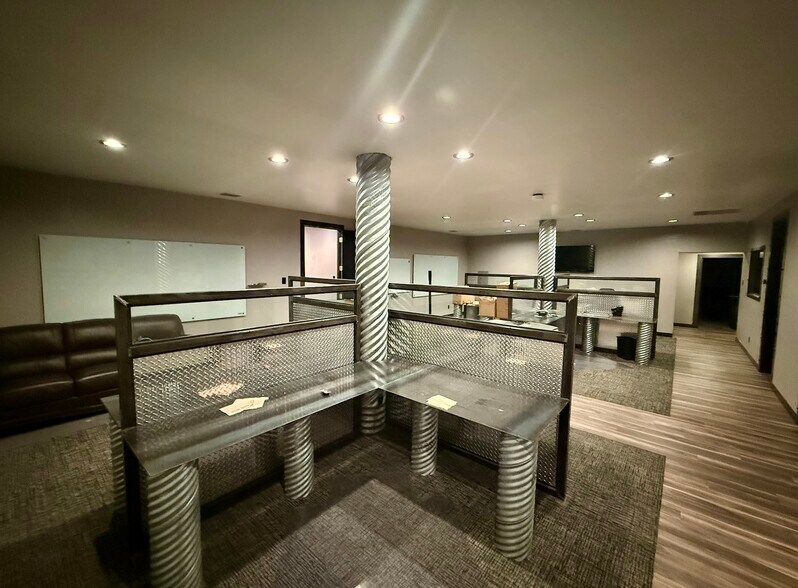 More Photos Of 227 National Dr, Rockwall Flex For Sale