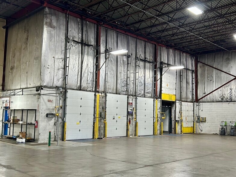 More Photos Of 18 Champeney Ter, Rochester Warehouse For Lease