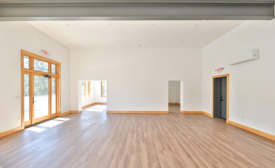 More Photos Of 6194 Main St, Tannersville Office For Lease