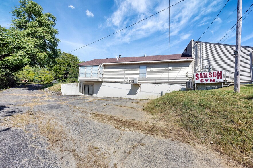 More Photos Of 1188 Pyramid Hill Blvd, Hamilton Flex For Sale