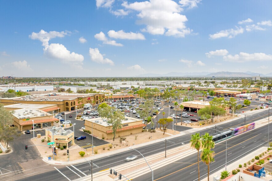 More Photos Of 1911 W Main St, Mesa General Retail For Lease