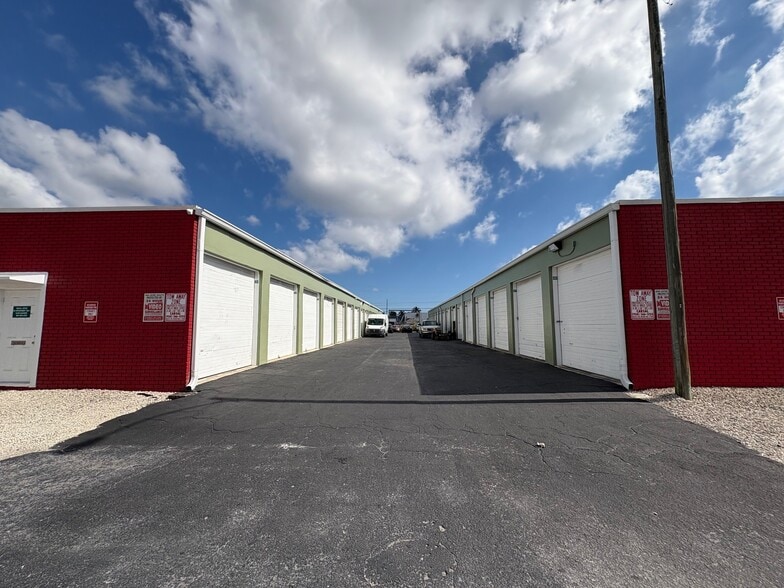 More Photos Of 4800 NE 11th Ave, Oakland Park Self Storage For Sale