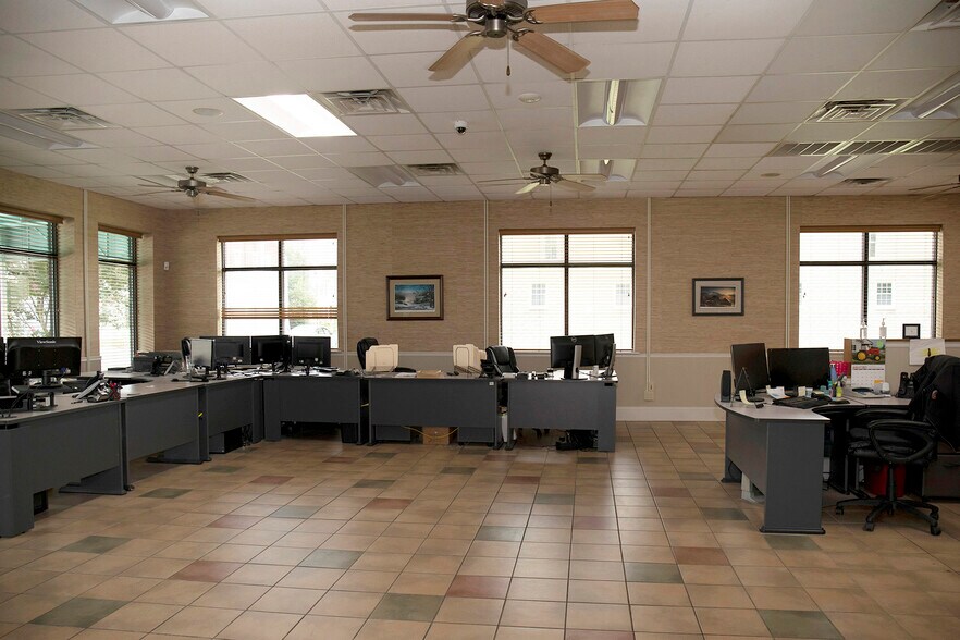 More Photos Of 204 S Main St, Federalsburg Storefront Retail Office For Sale