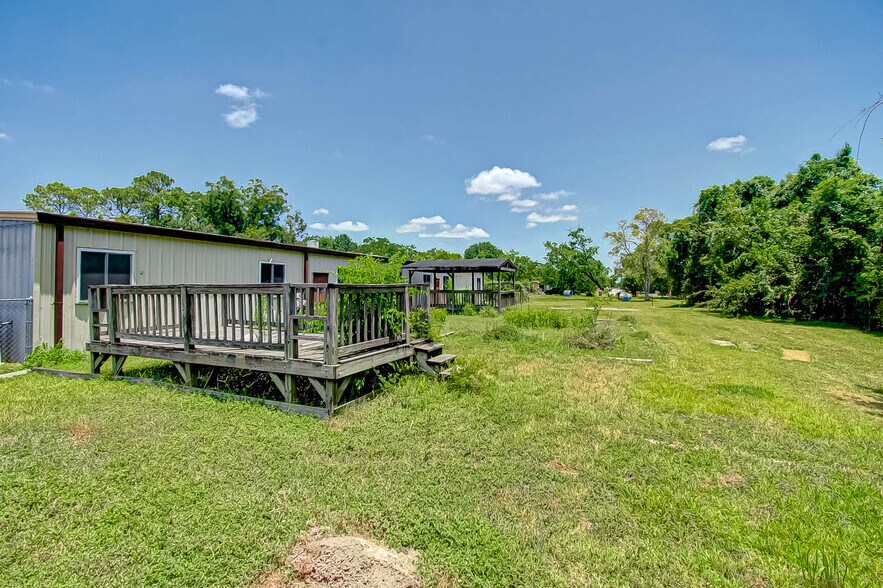 Primary Photo Of 3019 Dickinson Ave, Dickinson Freestanding For Sale