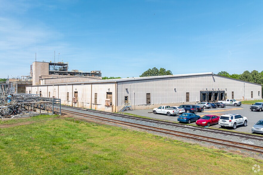 More Photos Of 3300 Westinghouse Blvd, Charlotte Manufacturing For Lease