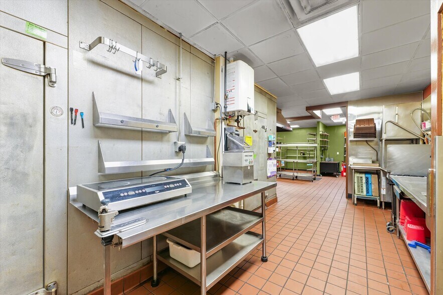 More Photos Of 201 N Broadway Ave, Urbana Restaurant For Sale