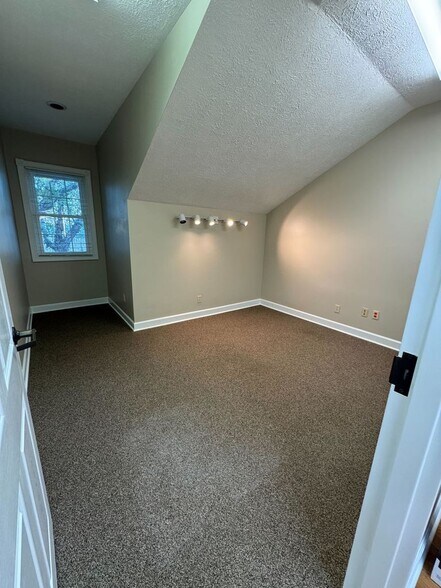 More Photos Of 1369 W Andrew Johnson Hwy, Morristown Medical For Lease