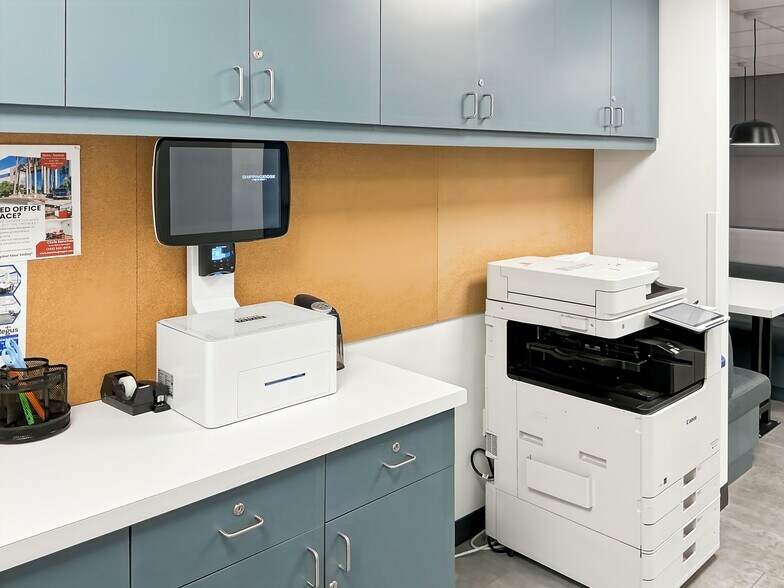 More Photos Of 302 E Carson Ave, Las Vegas Coworking Space