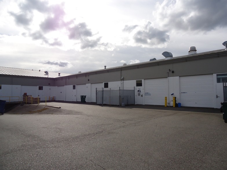 More Photos Of 3101 111th St SW, Everett Manufacturing For Lease