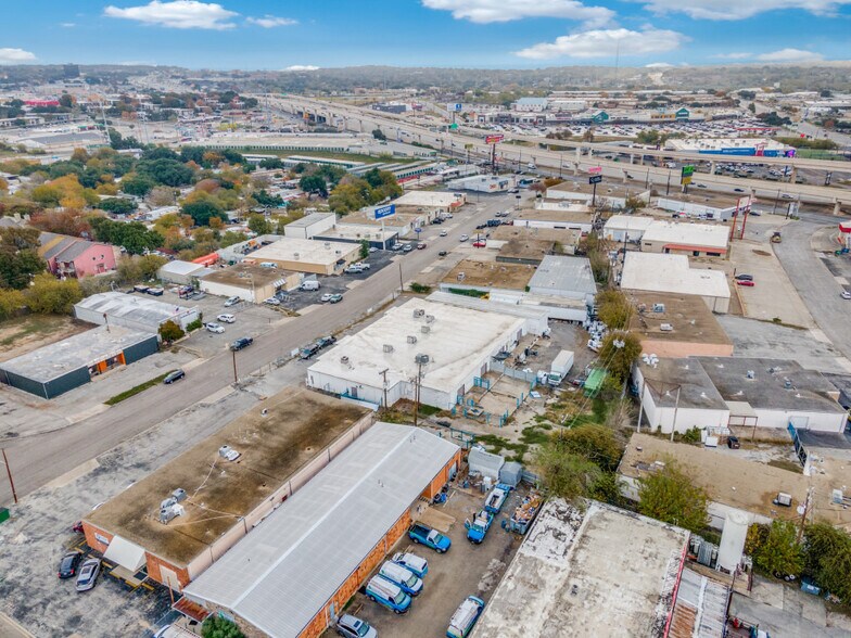 More Photos Of 5722-5724 Kenwick St, San Antonio Warehouse For Lease