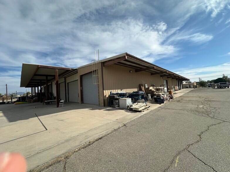 More Photos Of 135 N Commercial St, Blythe Warehouse For Sale