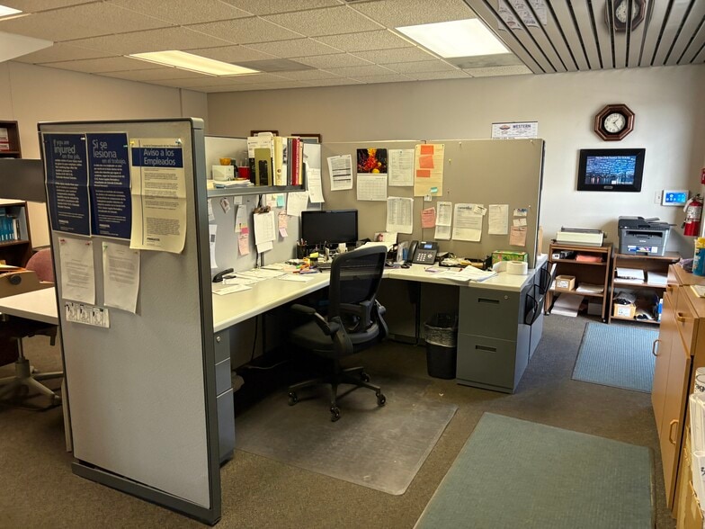 More Photos Of 3367 S Eliot St, Englewood Light Distribution For Lease