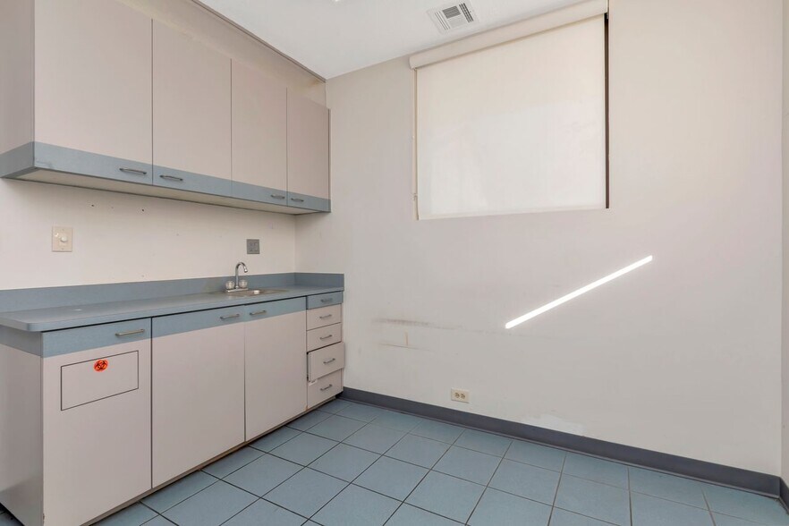 More Photos Of 1201 S Myrtle Ave, Clearwater Medical For Sale