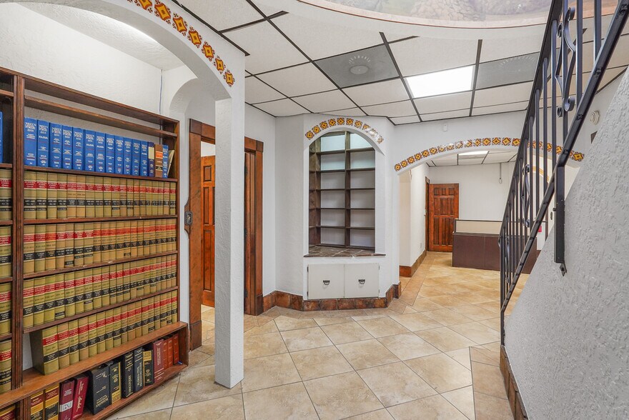 More Photos Of 537 10th St W, Bradenton Office For Lease