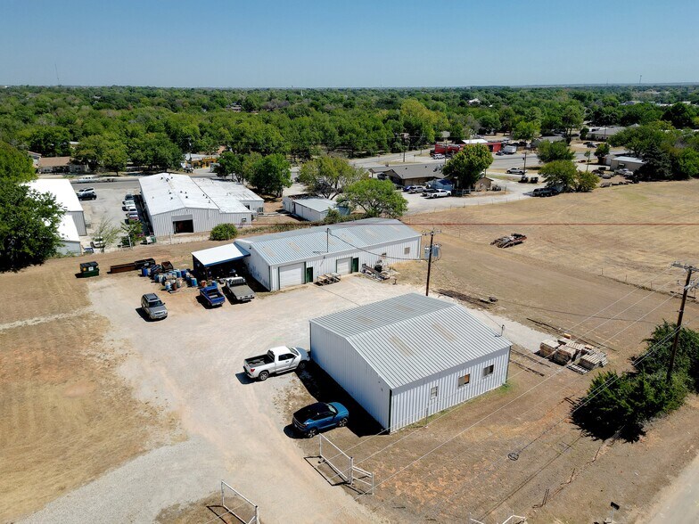 More Photos Of 396 Goshen Rd, Springtown Service Station For Sale