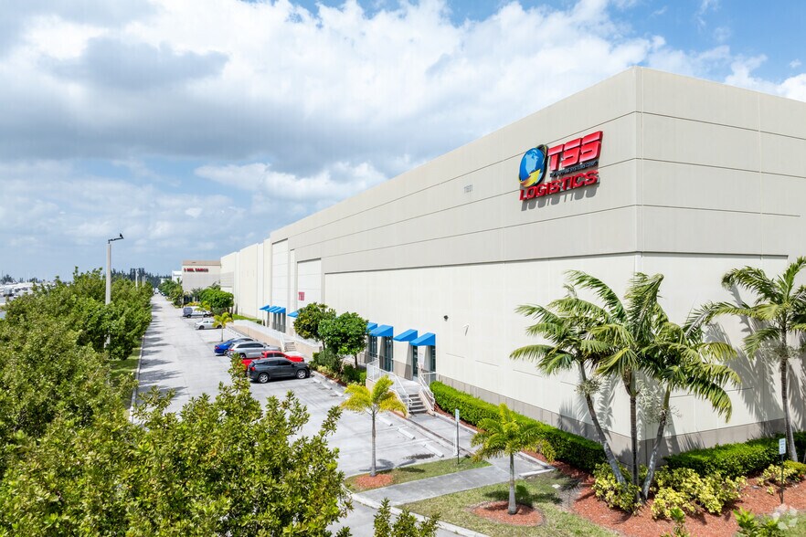 More Photos Of 11601 NW 107th St, Miami Warehouse For Lease
