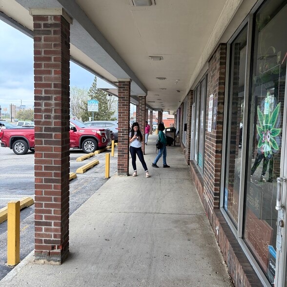 More Photos Of 6124-6150 W 25th St, Indianapolis Unknown For Lease