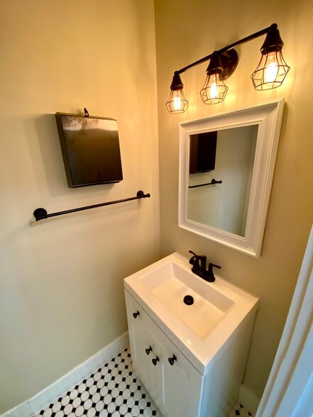 More Photos Of 78 San Marcos St, Austin Office Residential For Lease