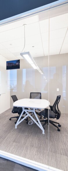 More Photos Of 3130 Wilshire Blvd, Santa Monica Office For Lease