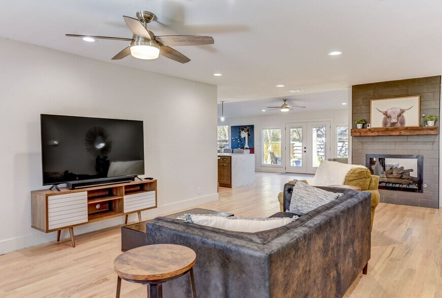 More Photos Of 7002 Whispering Oaks Dr, Austin Specialty For Sale