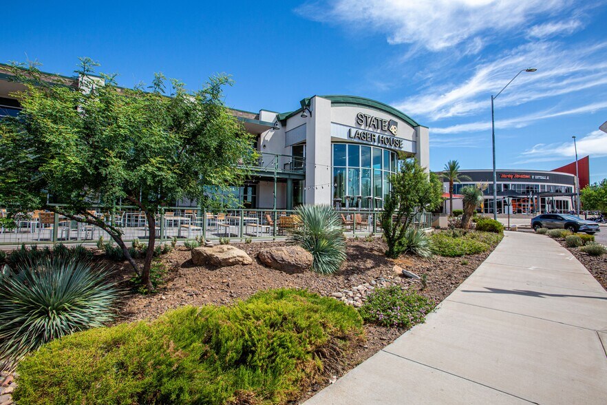 More Photos Of 15600 N Hayden Rd, Scottsdale Storefront For Lease