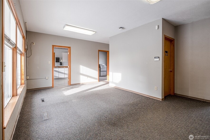 More Photos Of 119 J St SW, Quincy Office For Sale