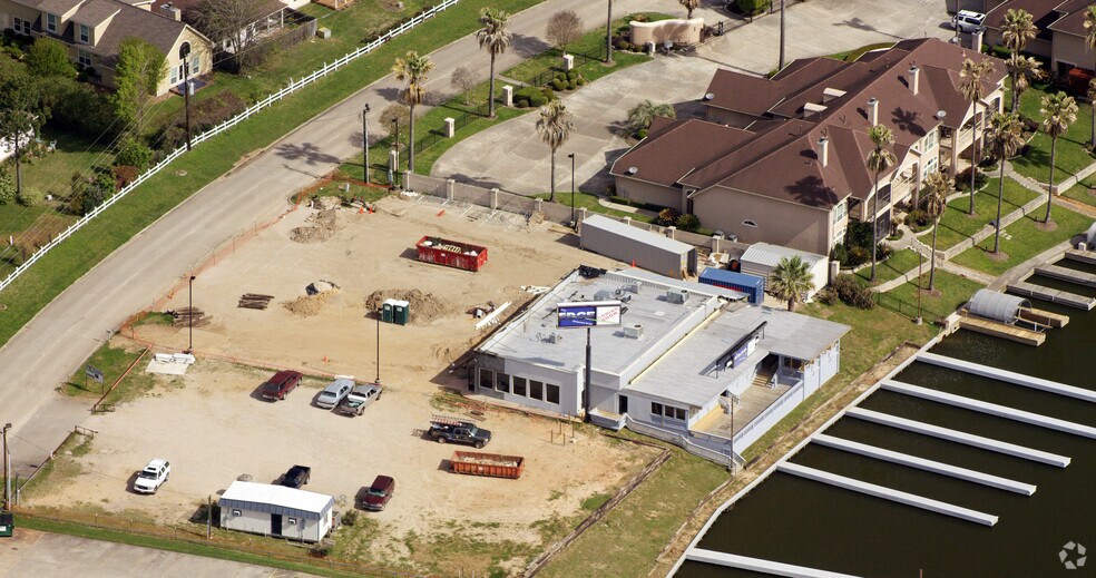 More Photos Of 15659 Marina Dr, Montgomery Restaurant For Sale