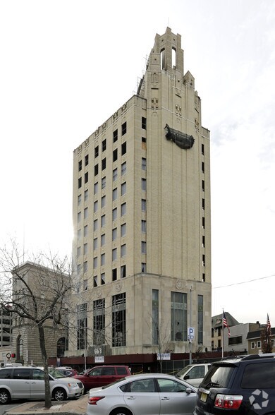 More Photos Of 663 Main Ave, Passaic Office For Lease