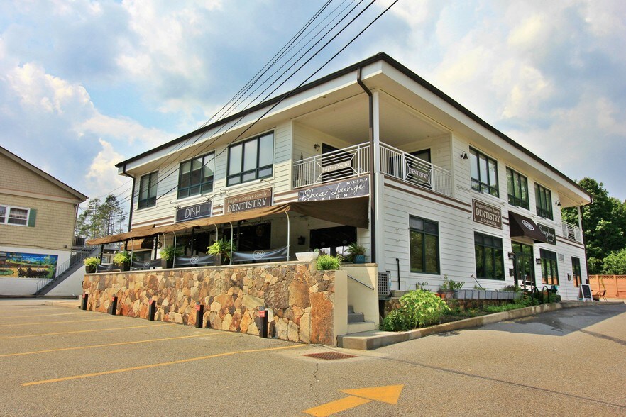 More Photos Of 947 S Lake Blvd, Mahopac Restaurant For Sale