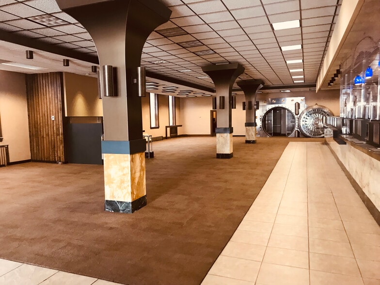 More Photos Of 5522 6th Ave, Kenosha Restaurant For Sale