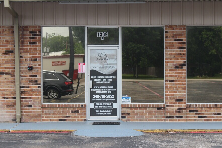 More Photos Of 1301-1309 Sandy Ln, Baytown General Retail For Sale