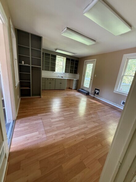 More Photos Of 28205 Hwy 3 NE, Poulsbo Office For Lease