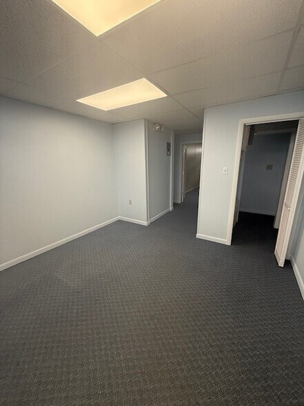 More Photos Of 5000 Coastal Hwy, Ocean City Office For Lease